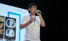 Rafael Figueroa no palco em palestra da Campus Party Piauí