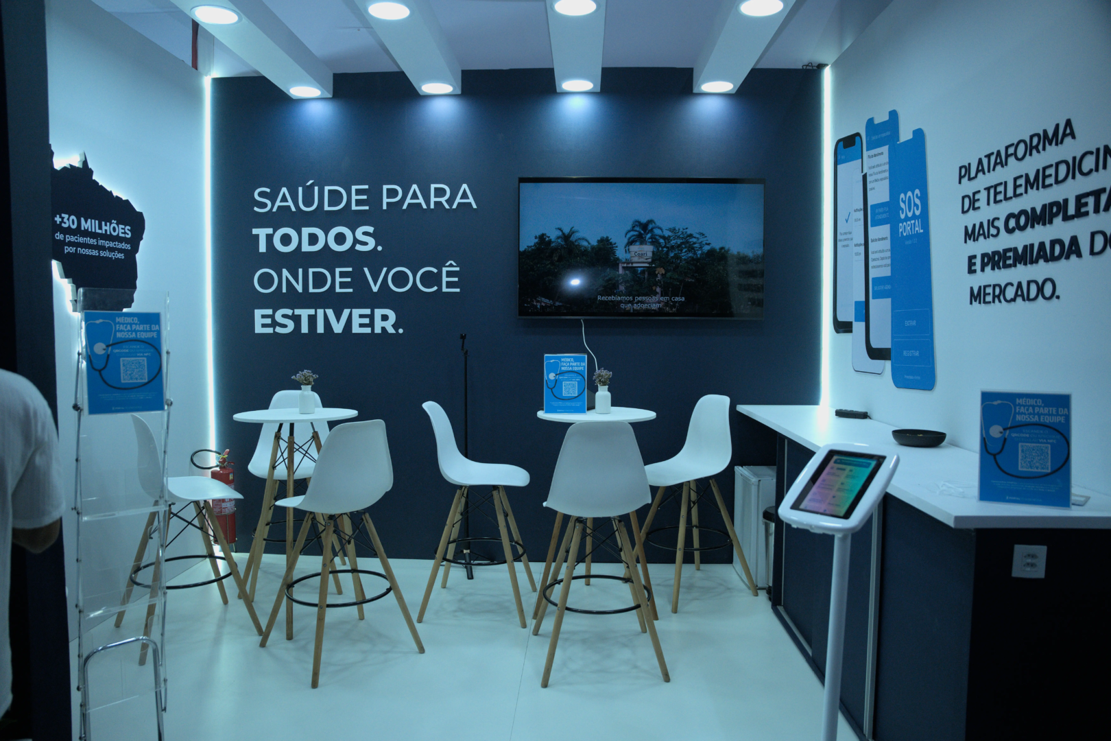 área interna do estande da Portal Telemedicina no 81º Congresso de Cardiologia